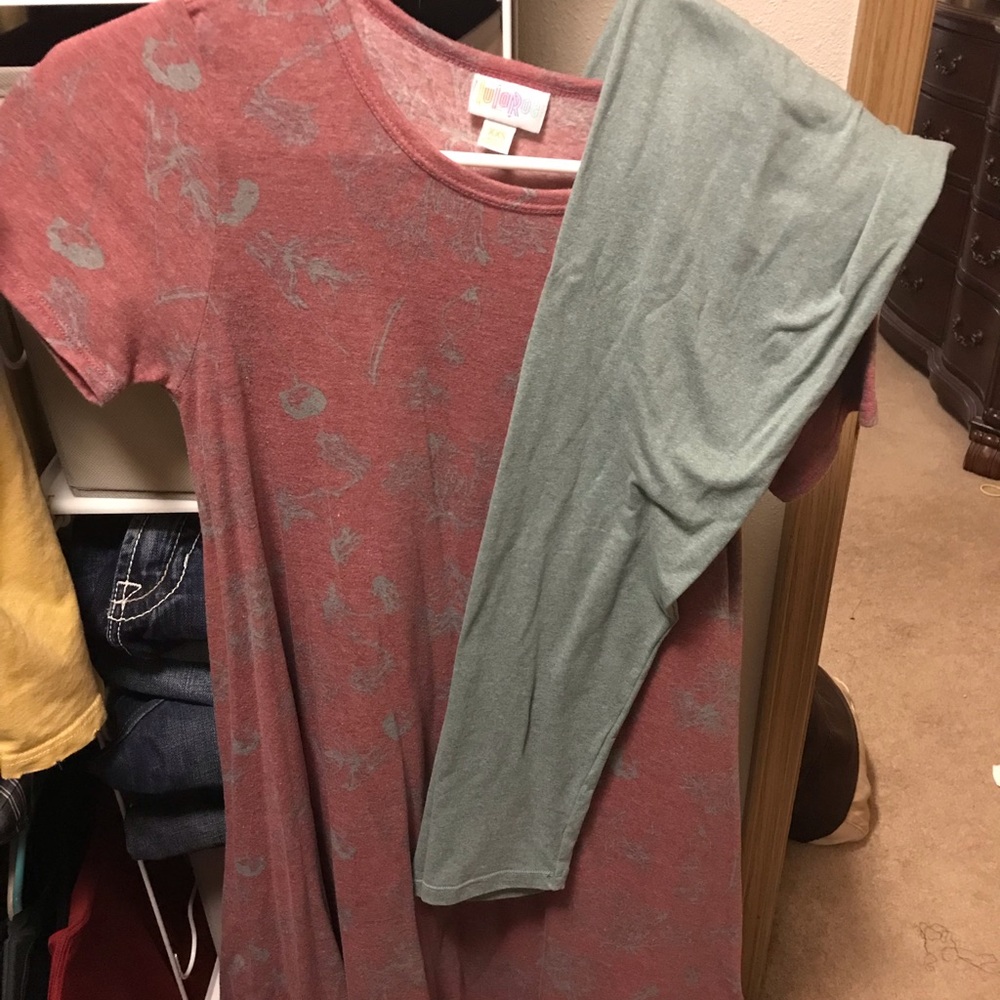 LuLaRoe Carly outfit